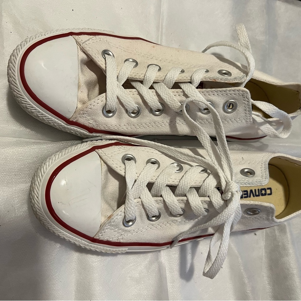 Converse Sneakers size 7